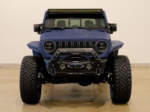 Used 2025 Jeep Gladiator Sport AWD/4WD image 2