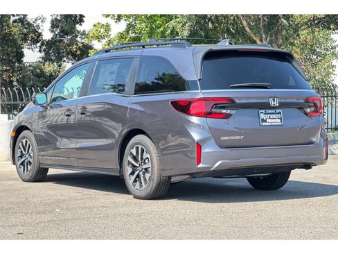 Used 2026 Honda Odyssey EX-L image 6