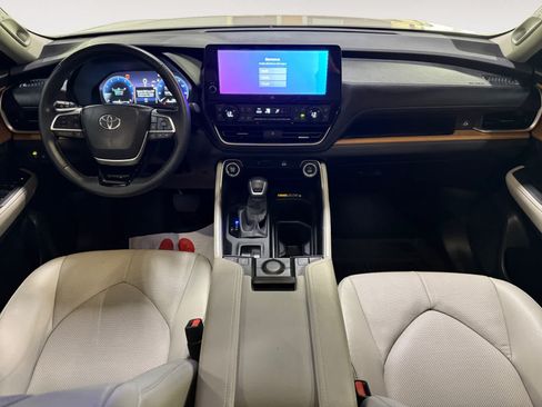 Used 2026 Toyota Grand Highlander FWD image 17