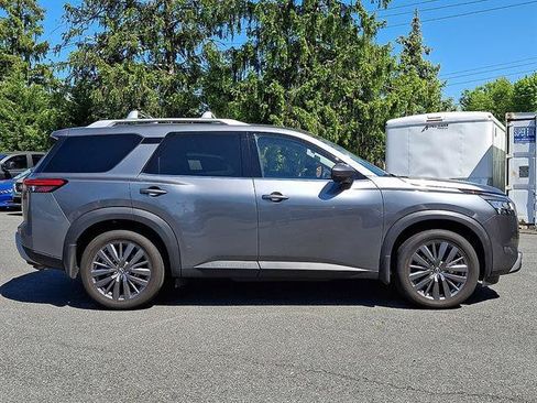 Certified 2024 Nissan Pathfinder SL w/ SL Premium Package AWD/4WD image 8