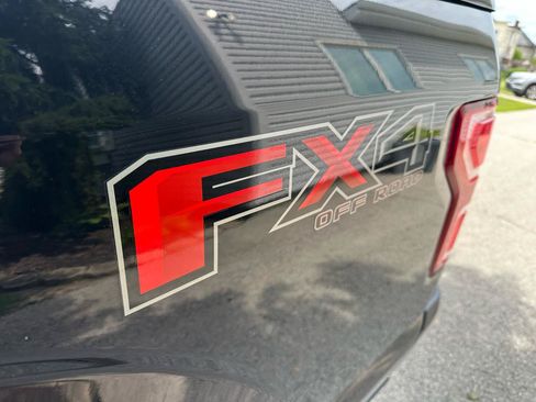 Used 2018 Ford F150 XLT w/ Equipment Group 302A Luxury AWD/4WD image 9