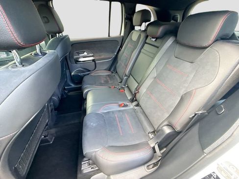Used 2023 Mercedes-Benz GLB 250 image 25