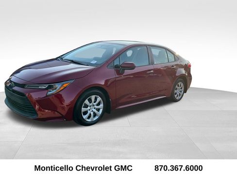 Used 2025 Toyota Corolla LE image 7