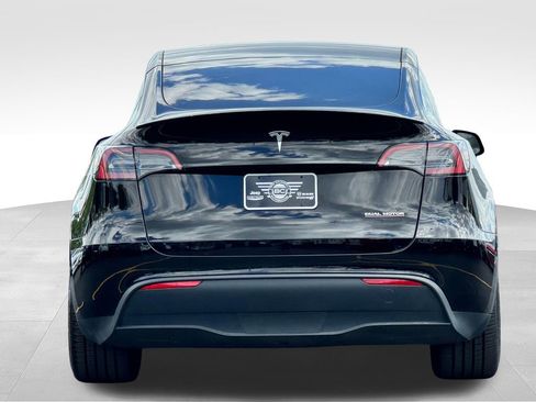 Used 2024 Tesla Model Y Performance AWD/4WD image 6