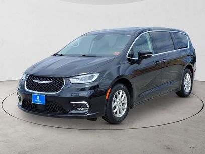 Used 2024 Chrysler Pacifica Touring-L