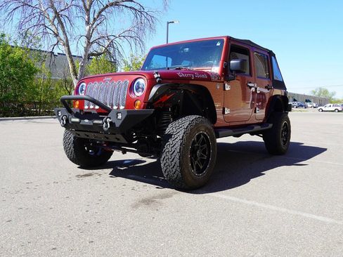 Used 2013 Jeep Wrangler Unlimited Sahara w/ Connectivity Group AWD/4WD image 3