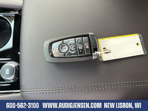 Used 2026 Ford Explorer Platinum w/ LUX Leather Package AWD/4WD image 28