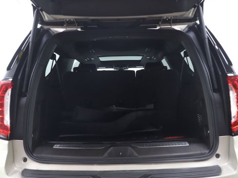 Used 2022 GMC Yukon XL Denali w/ Denali Ultimate Package image 18