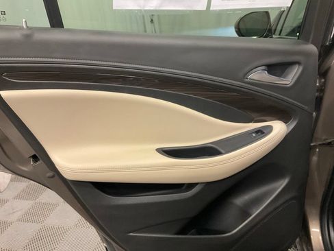 Used 2019 Buick Envision Essence AWD/4WD image 33