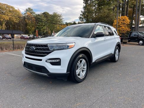 Used 2024 Ford Explorer XLT w/ Equipment Group 202A image 2