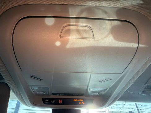 Used 2021 GMC Terrain SLE w/ Driver Convenience Package image 24