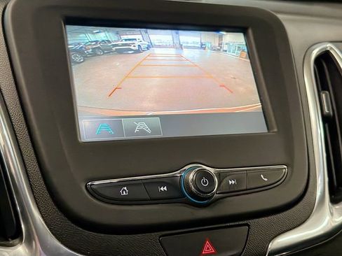 Used 2018 Chevrolet Equinox LT image 13