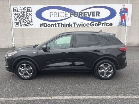 Used 2025 Ford Escape ST-Line image 2