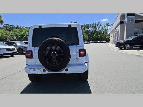 Used 2023 Jeep Wrangler Unlimited Sahara AWD/4WD image 22