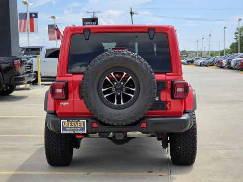 Used 2024 Jeep Wrangler Unlimited Rubicon AWD/4WD image 6