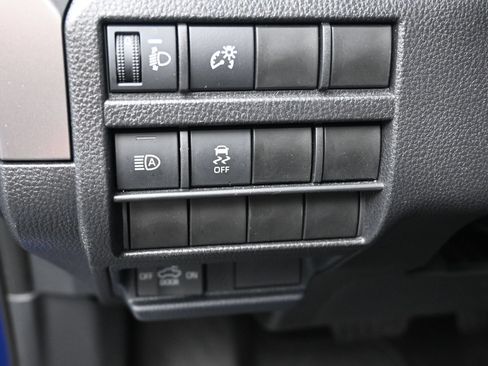 Used 2025 Toyota Tacoma SR5 w/ SR5 Upgrade Package AWD/4WD image 21