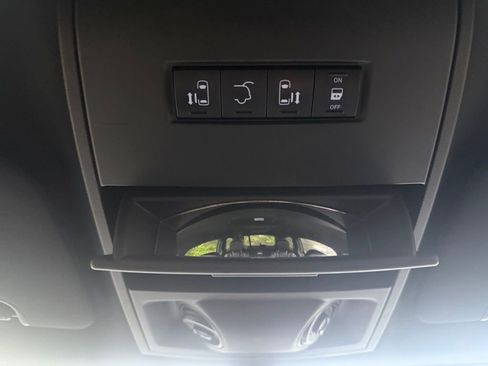 Used 2018 Dodge Grand Caravan GT image 20