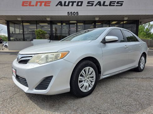 Used 2014 Toyota Camry LE FWD image 1