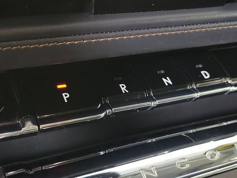 Certified 2025 Lincoln Aviator 2WD w/ Jet Appearance Package image 54