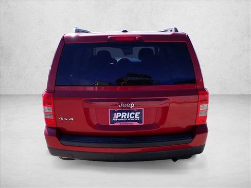 Used 2014 Jeep Patriot Latitude AWD/4WD image 3