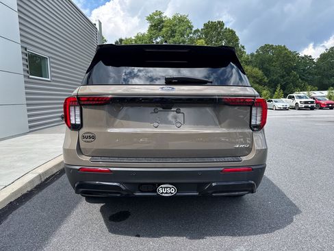 New 2026 Ford Explorer ST-Line w/ ST-Line Street Pack AWD/4WD image 9