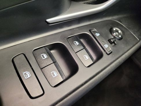Used 2023 Hyundai Elantra SE FWD image 27