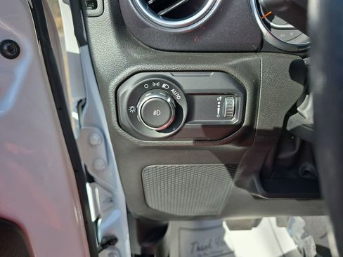 Used 2023 Jeep Wrangler Unlimited Rubicon 392 image 31