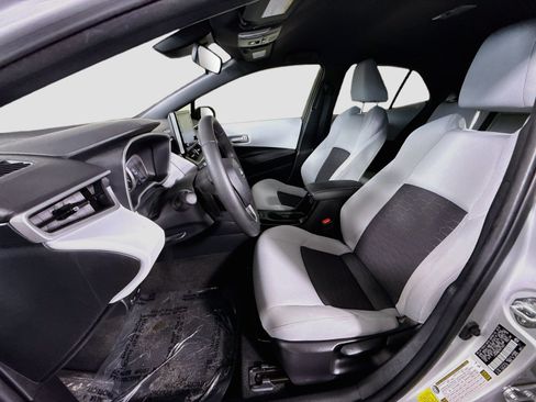 Used 2022 Toyota Corolla SE w/ SE Preferred Package FWD image 22