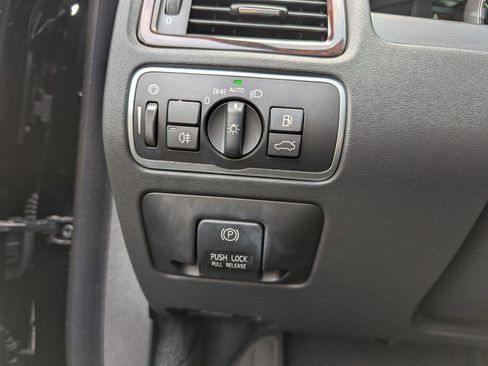 Used 2015 Volvo XC70 T6 image 21