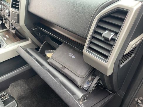 Used 2017 Ford F150 Lariat image 37