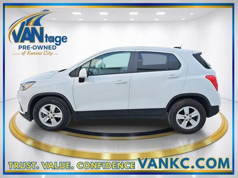 Used 2020 Chevrolet Trax LS w/ Tint and Cruise Package image 10