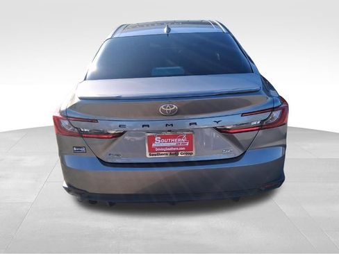 Used 2025 Toyota Camry SE w/ Convenience Package image 5