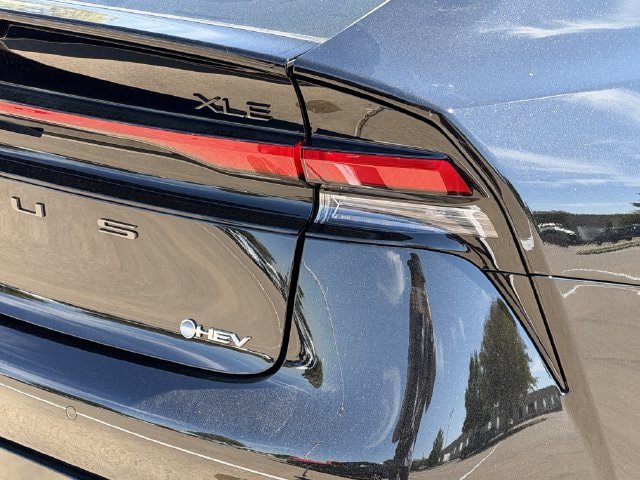 New 2027 Toyota Prius XLE FWD image 7