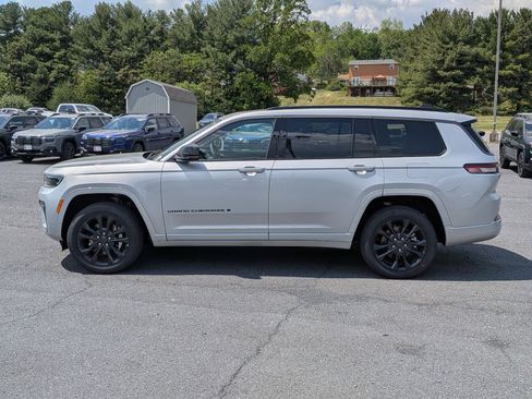 New 2026 Jeep Grand Cherokee L Limited AWD/4WD image 8