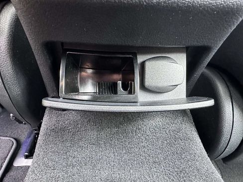 Used 2023 Mercedes-Benz E 350 4MATIC Sedan image 16