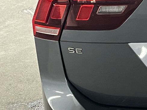 Used 2023 Volkswagen Tiguan SE R-Line image 36