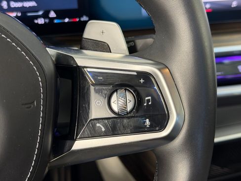 Used 2025 BMW 760i xDrive 760i xDrive w/ Premium Package image 25