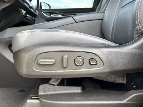 Used 2022 Buick Enclave Premium image 22