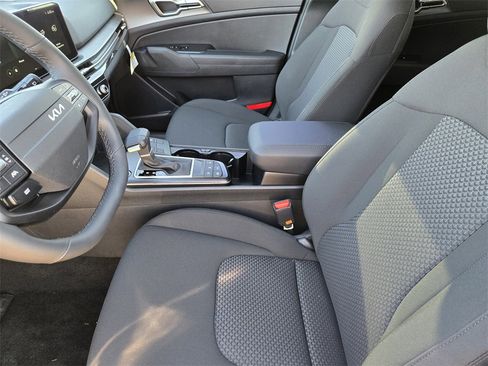 New 2026 Kia Sportage LX w/ LX Convenience Package image 9