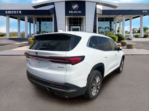 Used 2025 Buick Enclave Preferred AWD/4WD image 3