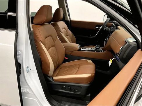 New 2026 Nissan Pathfinder Platinum image 41