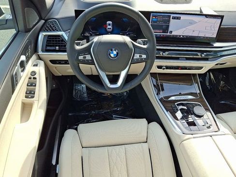Used 2025 BMW X5 xDrive50e w/ Climate Comfort Package AWD/4WD image 11