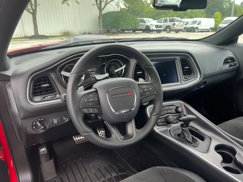 Used 2017 Dodge Challenger R/T Scat Pack RWD image 3