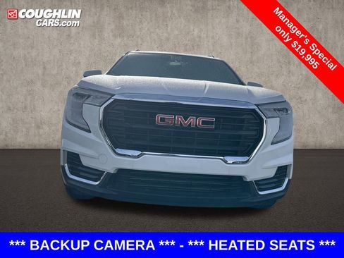 Used 2023 GMC Terrain SLE w/ Driver Convenience Package image 2