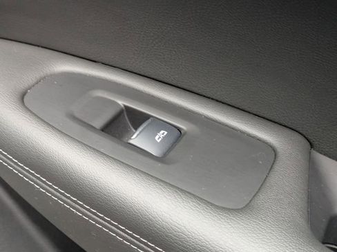 Used 2025 Cadillac XT6 Premium Luxury image 38