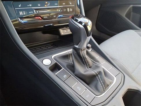 New 2025 Volkswagen Jetta SE image 14