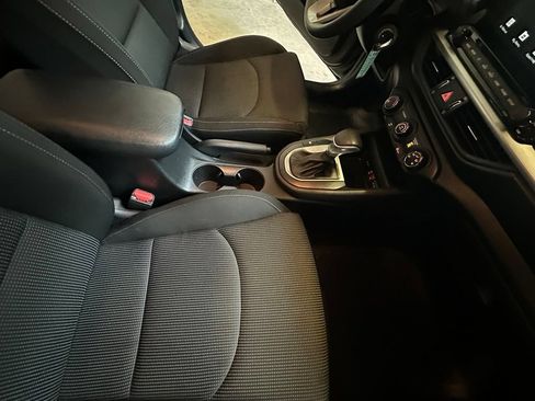 Used 2021 Kia Forte LXS FWD image 33