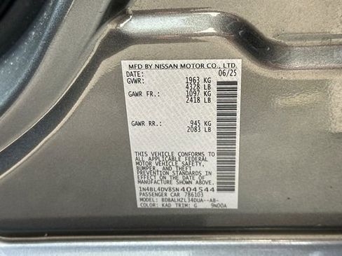 Used 2025 Nissan Altima 2.5 SV FWD image 47