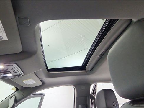 Used 2022 GMC Sierra 1500 SLT w/ SLT Convenience Package image 14