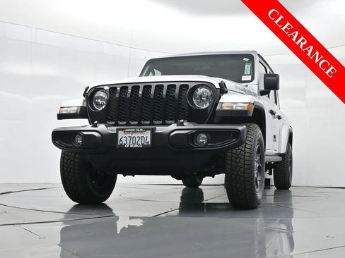 Used 2023 Jeep Gladiator Willys image 46